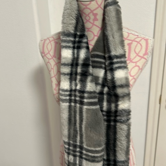 Minky couture plaid scarf, 66 inches long new without tags - Picture 1 of 3